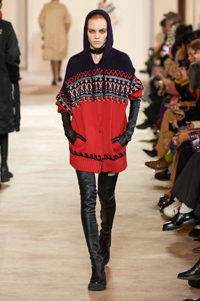 Look 14